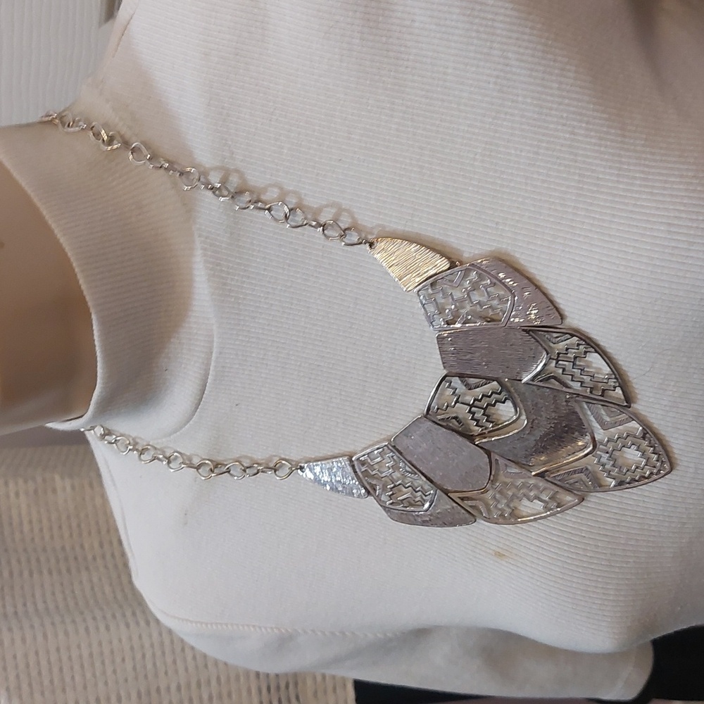ZAD Silver Tone Southwest Style Cutout Bib Necklace - Picture 4 of 6